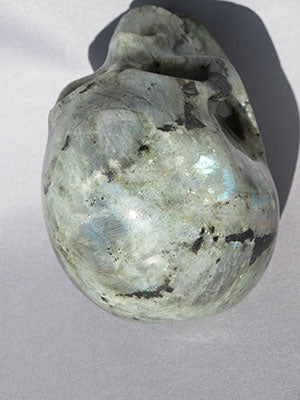 L-L-1374-rl : 5-Inch Rainbow Light Labradorite Crystal Skull