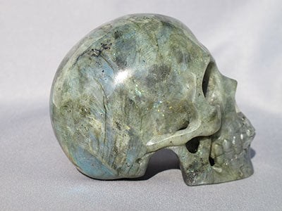 L-L-682-rl :  4-Inch Rainbow Light Labradorite Crystal Skull