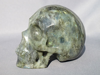L-L-682-rl :  4-Inch Rainbow Light Labradorite Crystal Skull
