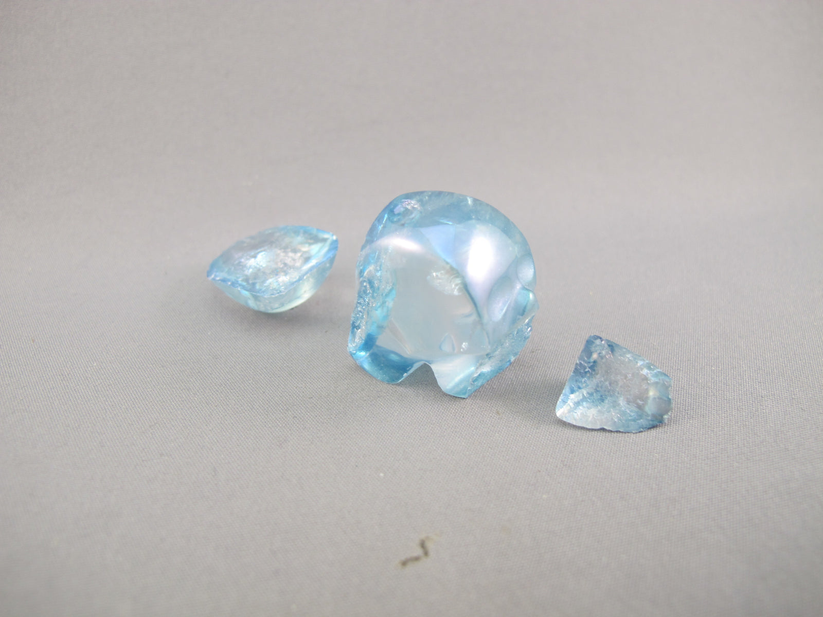 A-AA-S-20 : 20 g Adoption Aqua Aura Crystal Skull