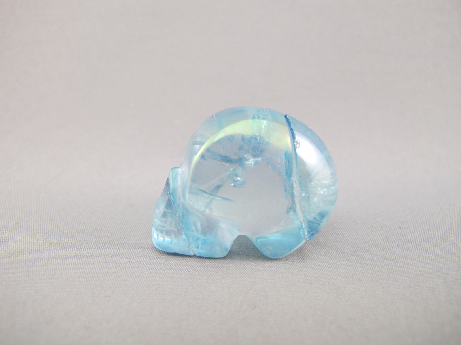 A-AA-S-20 : 20 g Adoption Aqua Aura Crystal Skull