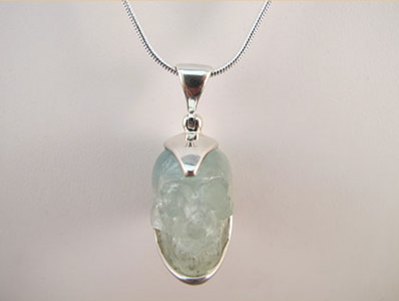 J-SS-AM-15 : 46 Carats Sterling Silver Aquamarine Crystal Skull Pendant