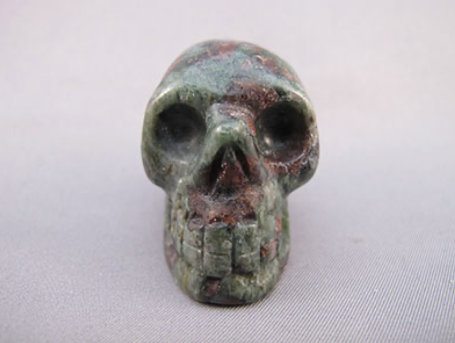 ECL-S-65 : Eclogite Crystal Skull