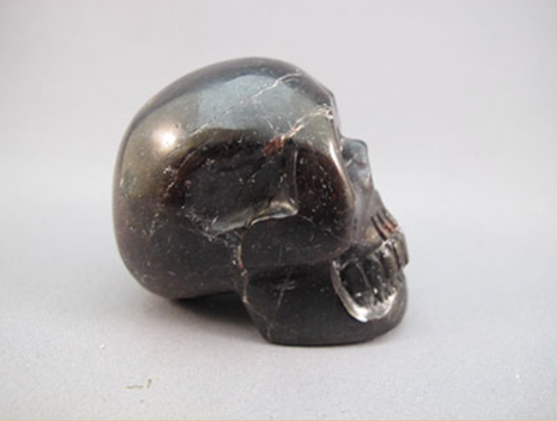 G-M-200  : Garnet Crystal Skull