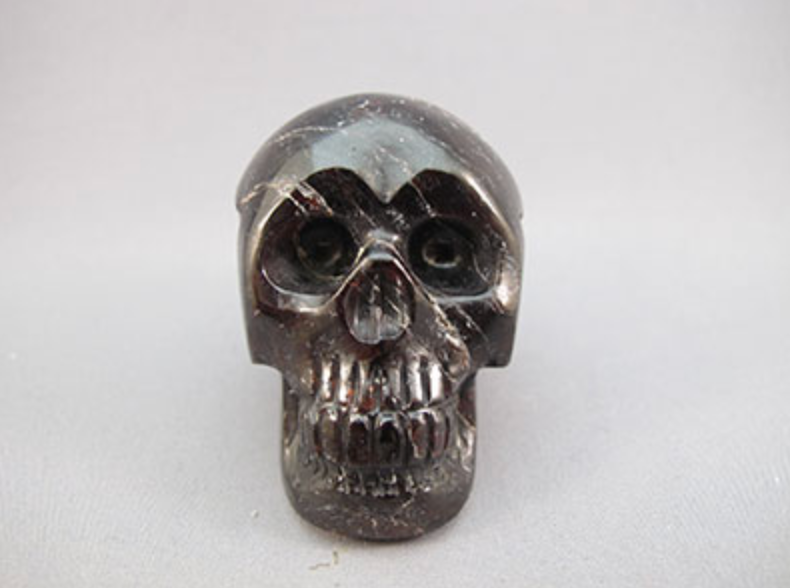 G-M-200  : Garnet Crystal Skull