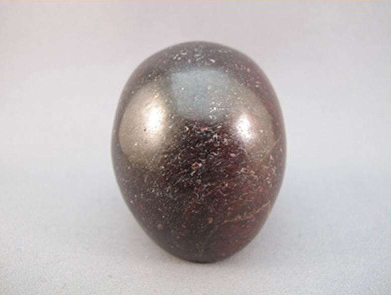 G-M-243 :  Garnet Crystal Skull