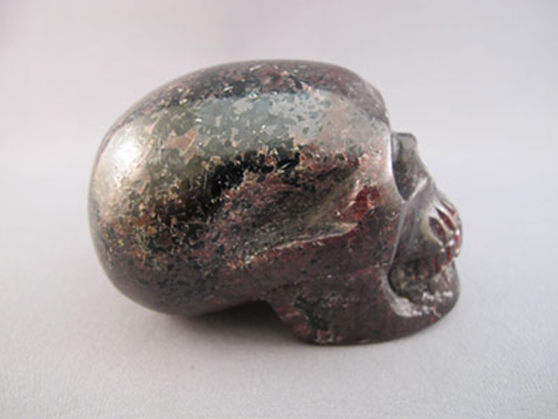 G-M-380  : Garnet Crystal Skull