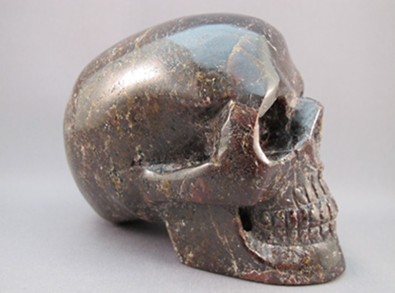 G-L-1129  : Garnet Crystal Skull