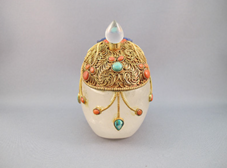 HQ-L-537 : Treasured Tibetan Crystal Skull