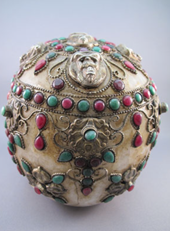 HQ-L-4187 : Jewel-Encrusted Tibetan Crystal Skull