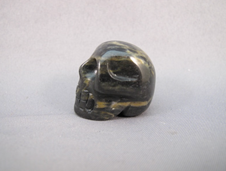 IS-S-20-b : Banded Isua Crystal Skull