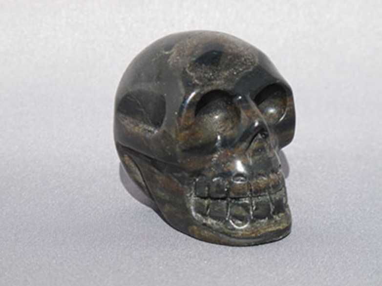 IS-M-150-b : Banded Isua Crystal Skull