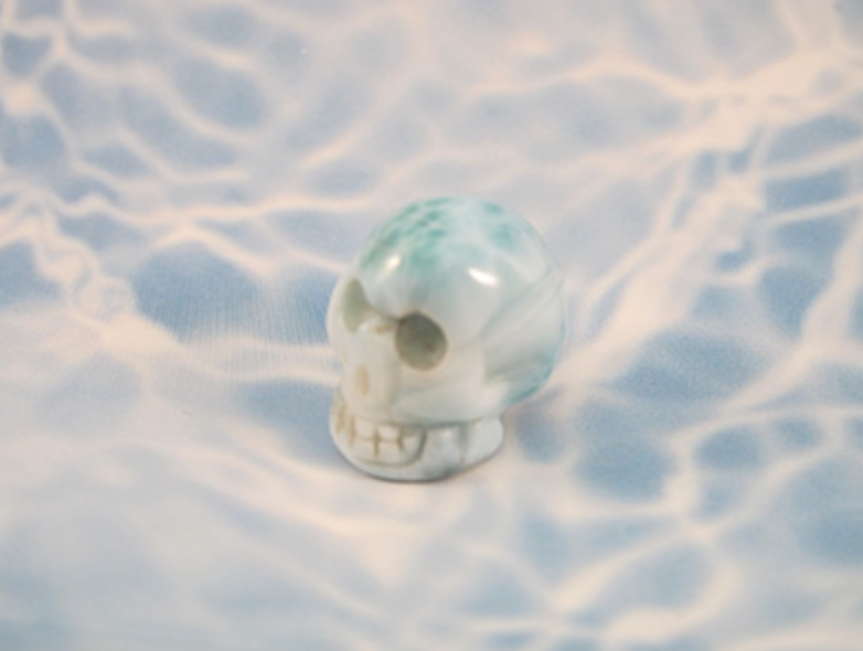 LM-M-20 :  Larimar Crystal Skull (Evian)