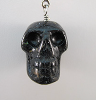 D-LP-N -r : Red-Flash Nuummite Crystal Skull Pendant