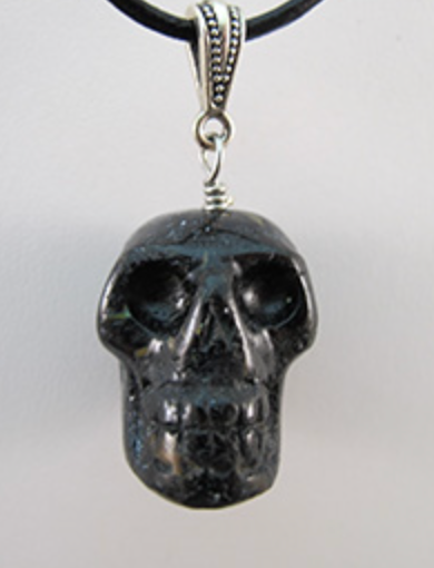 D-LP-N-m : Multi-Flash Nuummite Crystal Skull Pendant