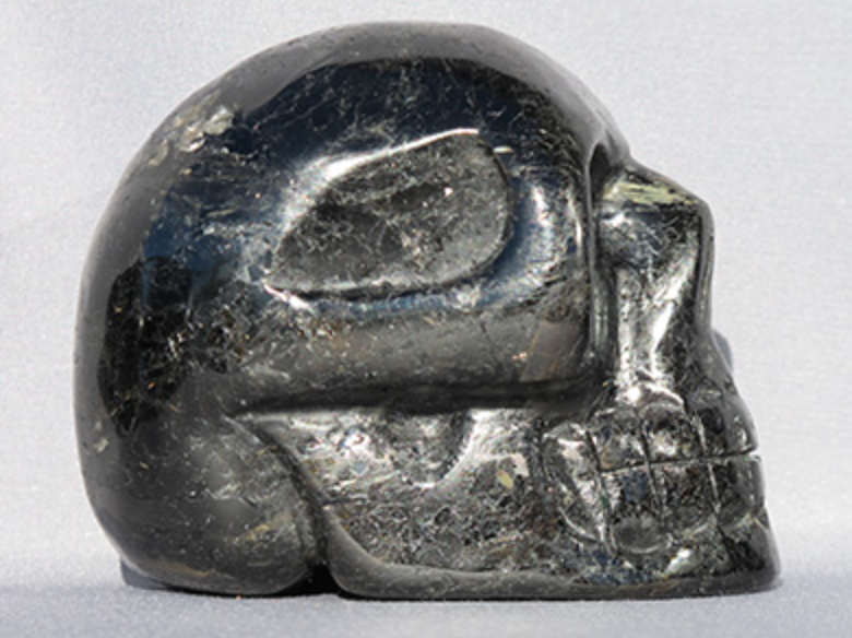 N-M-425-g-b : Gold-Flash Nuummite Crystal Skull