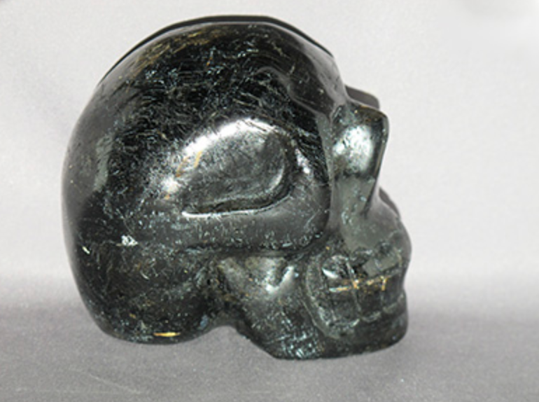 N-M-500-r-c : Red-Flash Nuummite Crystal Skull