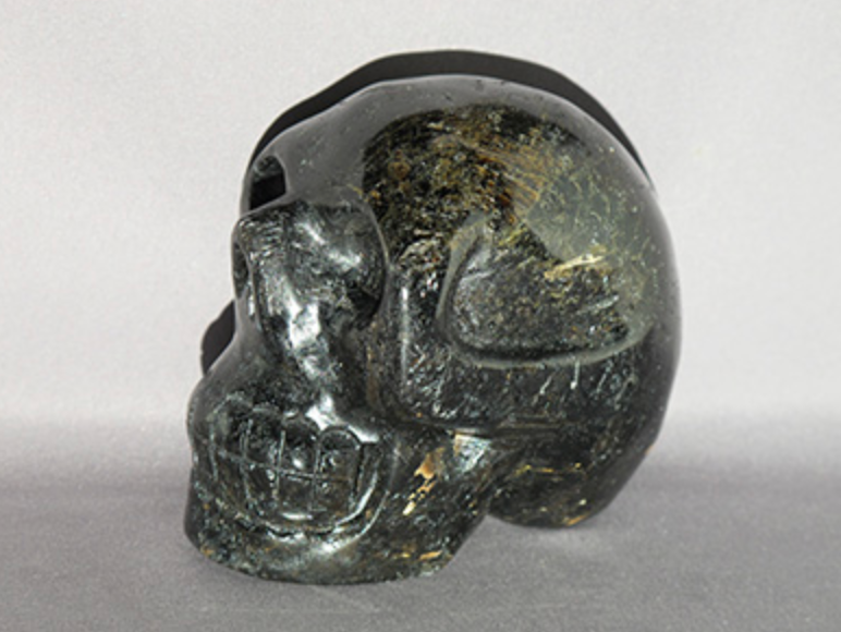 N-M-500-r-c : Red-Flash Nuummite Crystal Skull