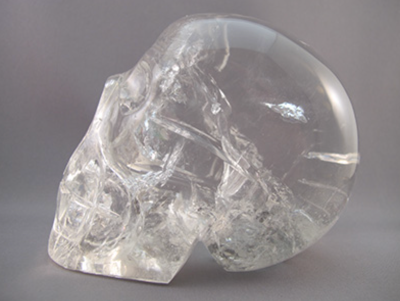 CCS-RQ-1656 : Camera Rainbow Quartz Crystal Skull