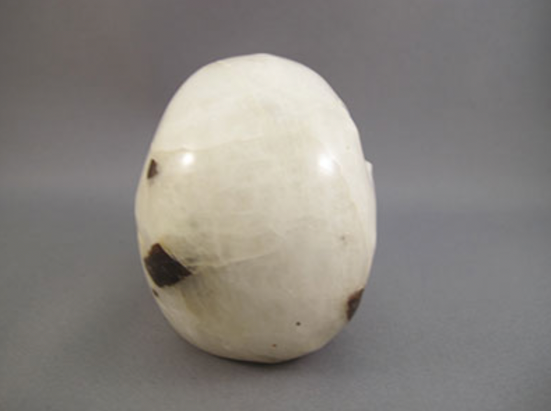 CY-M-416 : Cryolite with Siderite Crystal Skull