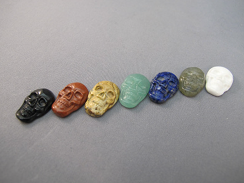 MS-7-S-sh : Stonehenge Flat 7 Crystal Skulls Chakra Set