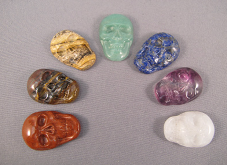 FMS-7-S-2-2 : Sedona Doorway Flat 7 Crystal Skulls Chakra Set