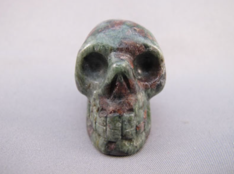 A-ECL-S-65 : Adoption Eclogite Crystal Skull